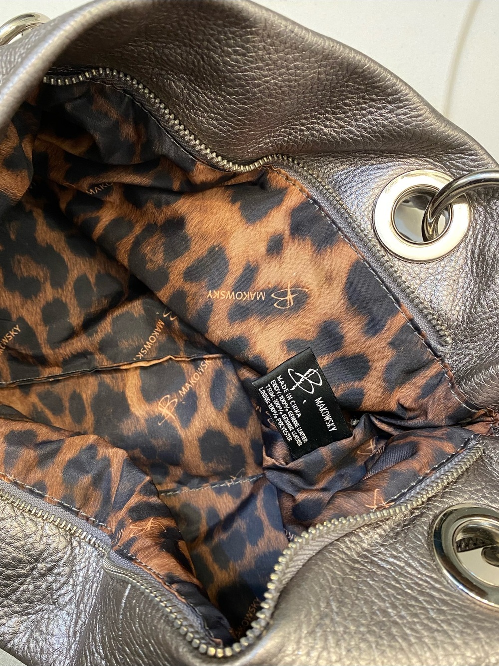 B Makowsky Tri Color Shoulder bag, good condition clean interior Large Size - Picture 7 of 11